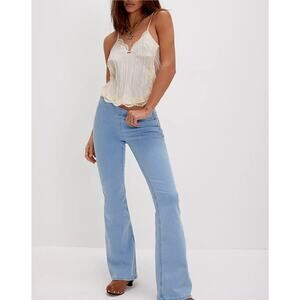 We the Free Penny Pull-On Flare Light Wash Jeans Size M